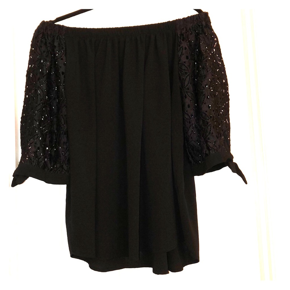 Super Cute Off The Shoulder Top With Lacy Sleeves